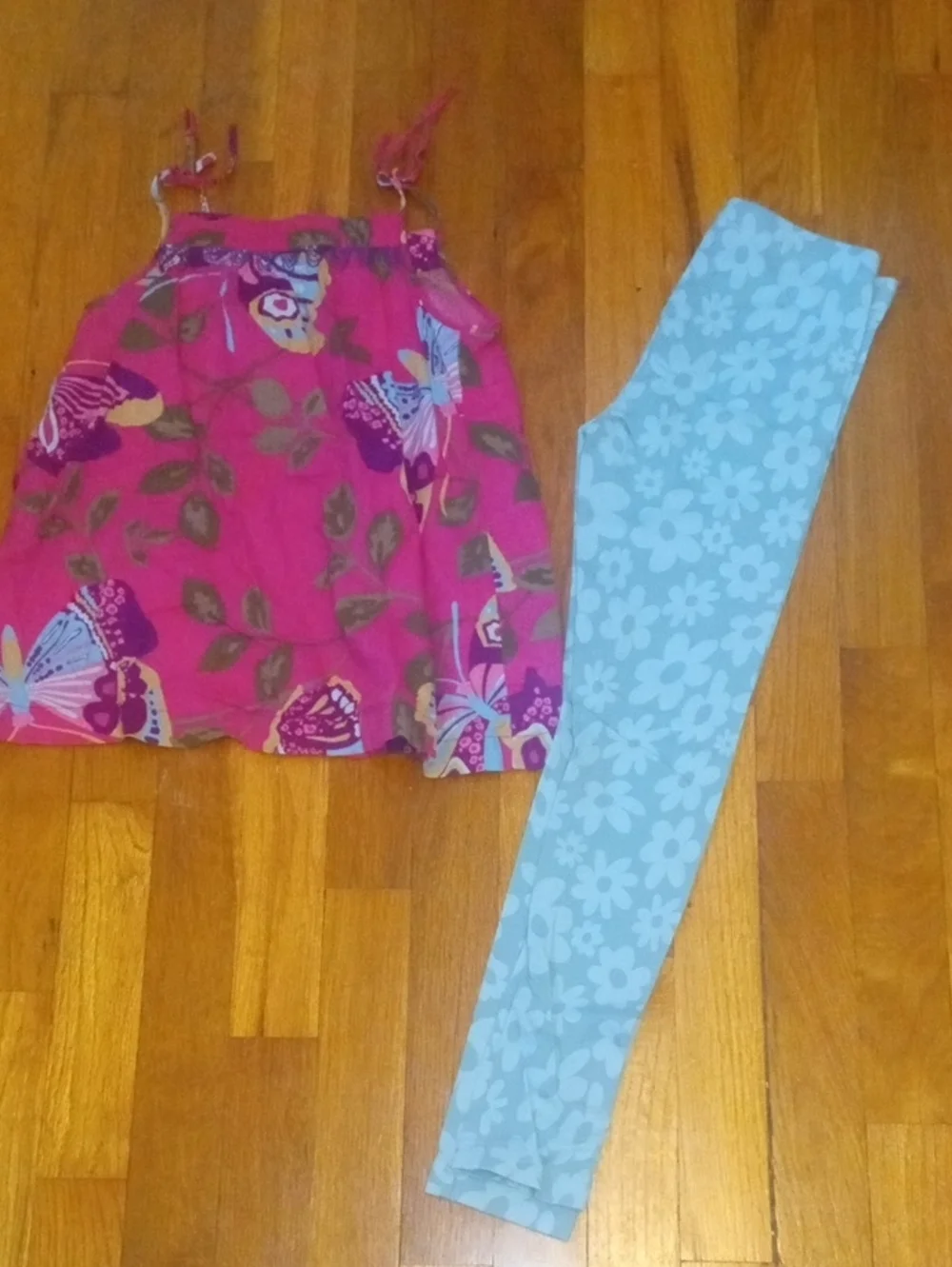 Girls Med 7/8 Pink Butterfly Print Tank Top and sage green leggings
